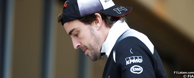 OFICIAL: Fernando Alonso no participará en el GP de Bahrein tras no superar los chequeos médicos de FIA
 