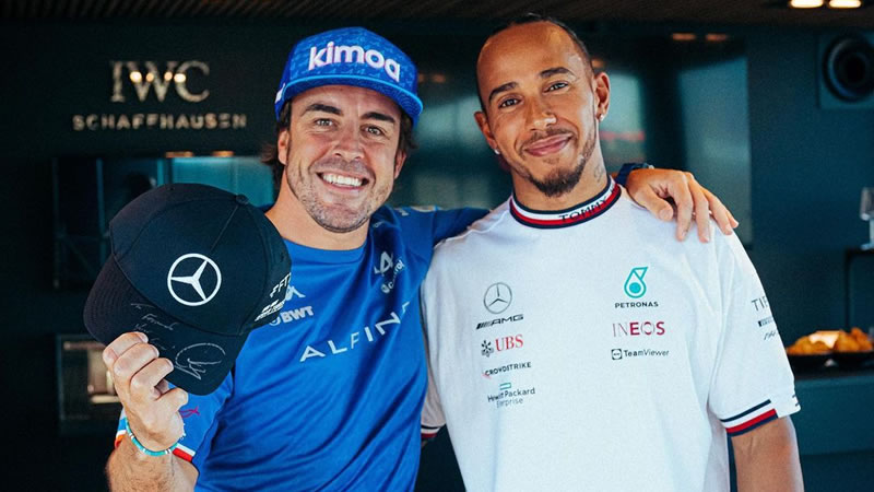 Lewis Hamilton y Fernando Alonso 'hacen las paces' después de su intercambio en Spa 