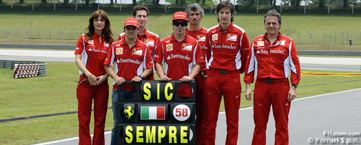 La escudería Ferrari le rinde tributo a Marco Simoncelli en Sepang 