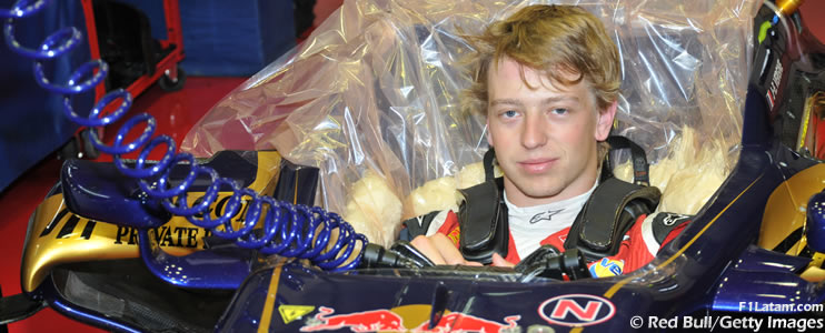 Toro Rosso en el test de Silverstone con Cecotto Jr, Sainz Jr, Kvyat y Vergne 