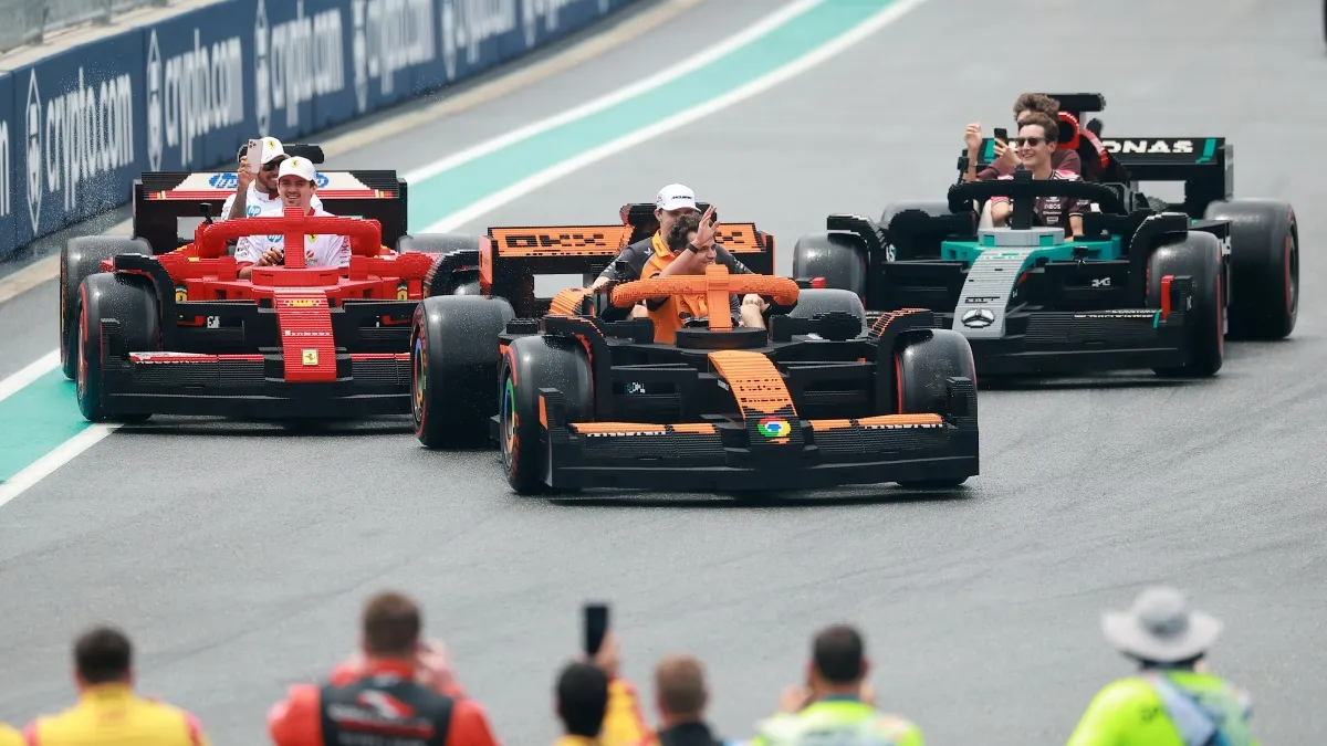 El desfile de pilotos del GP de Gran Bretaña será con 22 miniautos de LEGO