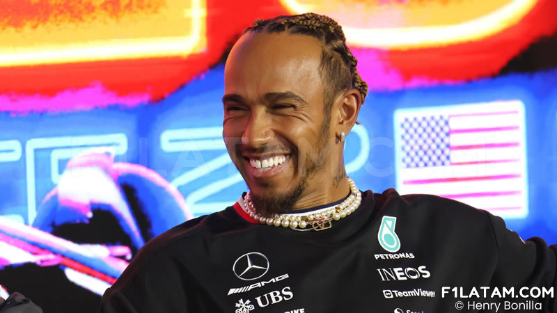 Hamilton: ''Ahora tengo la oportunidad de cumplir otro sueño de la infancia: pilotear con el rojo de Ferrari'' 
