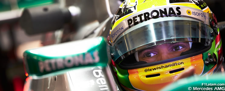 Rosberg y Hamilton se recuperan tras un inicio complicado con el nuevo Mercedes F1 W04 