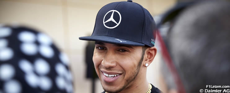 Hamilton afirma que no hay problemas con Rosberg y desea un gran duelo como el del año pasado en Bahrein
