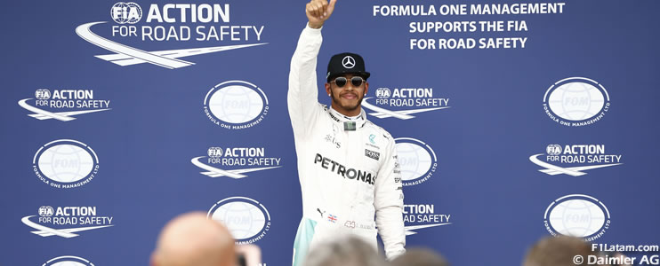 Hamilton reina en el caos de la clasificación en Melbourne y Rosberg lo escolta
 