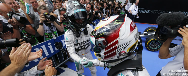 La escudería Mercedes AMG se reunió con Rosberg y Hamilton para discutir el incidente en Spa 