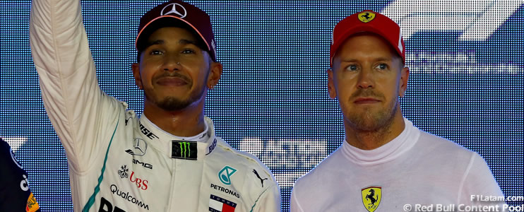 Hamilton extrañado por la pérdida de rendimiento de Vettel y Ferrari en los últimos Grandes Premios 