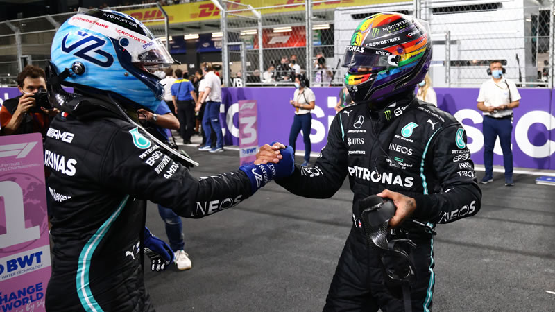 Hamilton logra la pole. Colisión de Max Verstappen - Reporte Clasificación - GP de Arabia Saudita 