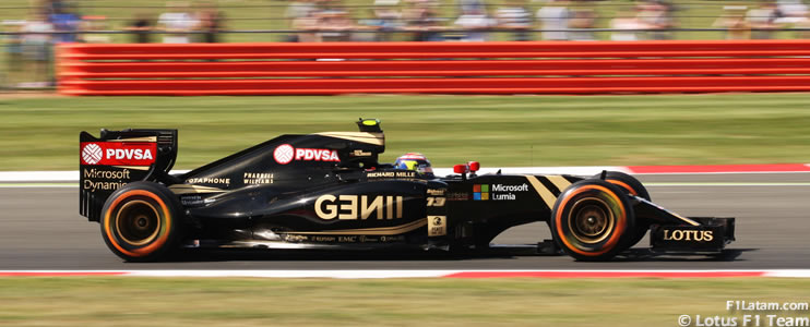 Maldonado y Grosjean, víctimas en la primera curva - Reporte Carrera - GP de Gran Bretaña - Lotus
