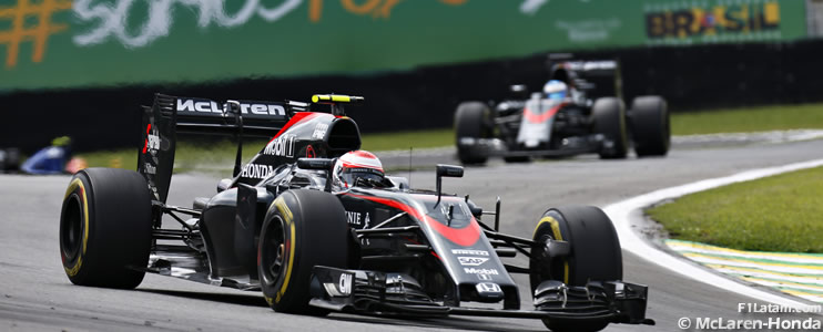 Alonso y Button logran terminar sin fallas - Reporte Carrera - GP de Brasil - McLaren

 