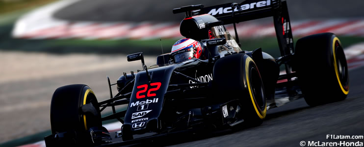 Debut exitoso del McLaren-Honda MP4-31 tras 84 vueltas sin inconvenientes
 