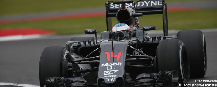 Alonso optimista por el notable progreso del McLaren-Honda MP4-31 