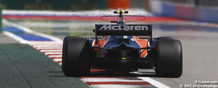 VIDEO: El primer rugido del motor Renault en el nuevo McLaren MCL33 