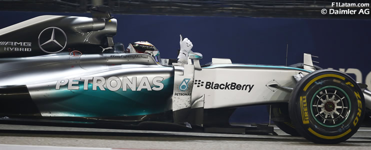 Suerte diferente para Lewis Hamilton y Nico Rosberg - Reporte Carrera - GP de Singapur - Mercedes
