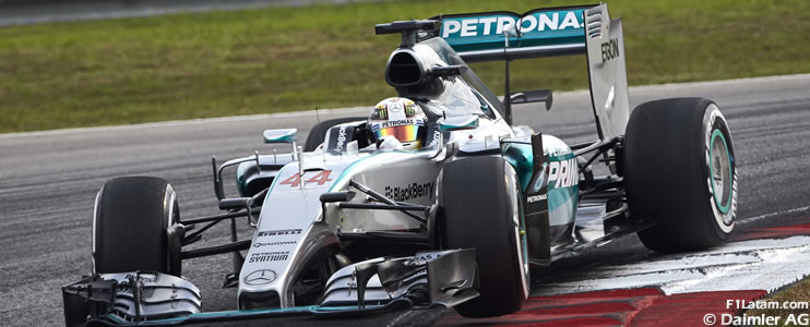 Hamilton y Rosberg reconocen la victoria de Vettel y Ferrari - Reporte Carrera - GP de Malasia - Mercedes
