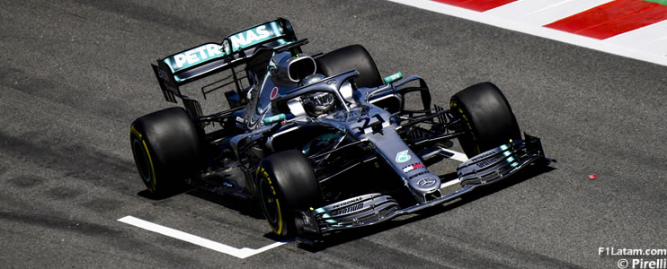 Nikita Mazepin lideró el segundo día de test en Barcelona en su debut con Mercedes 