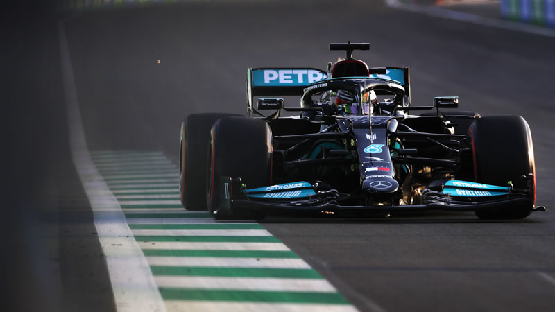 Mano a mano inicial entre Hamilton y Verstappen -  Reporte Pruebas Libres 1 - GP de Arabia Saudita 