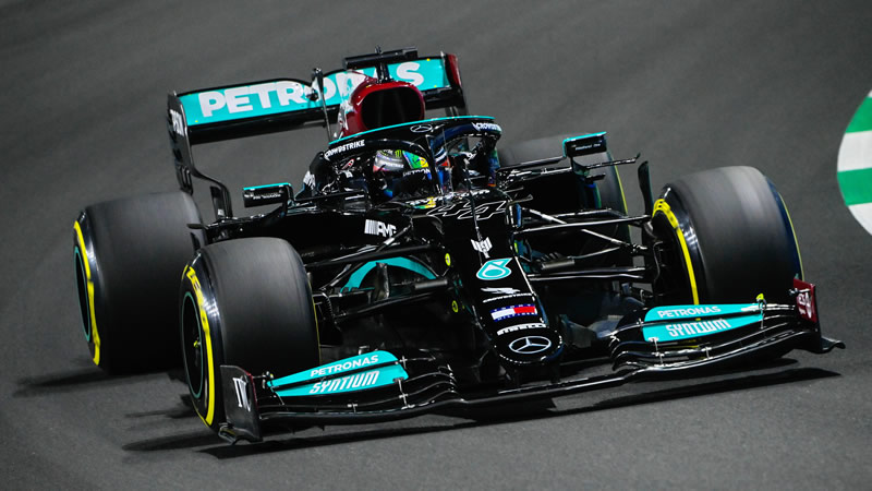 Hamilton y Bottas adelante. Colisión de Leclerc - Reporte Pruebas Libres 2 - GP de Arabia Saudita 