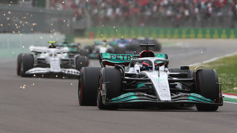 Carrera sprint para el olvido de Hamilton y Russell en Imola 