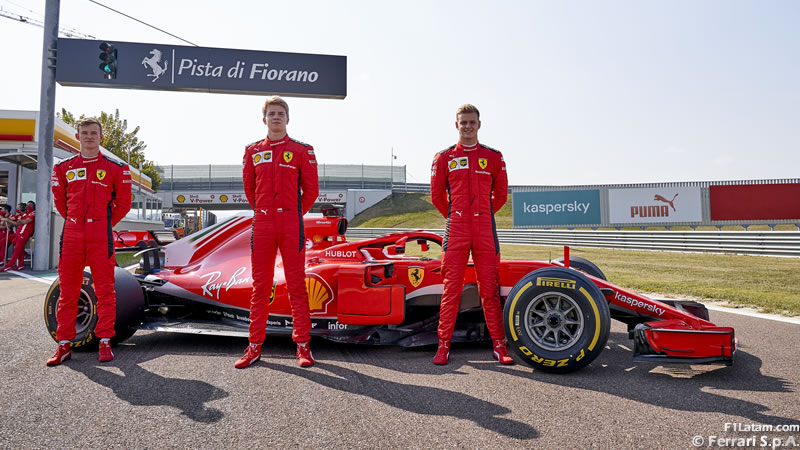 Schumacher, Ilot y Schwartzman prueban en Fiorano el Ferrari SF71H