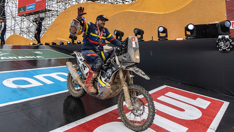 El motocicilista venezolano Nicolás Cardona logró finalizar su quinto Rally Dakar 