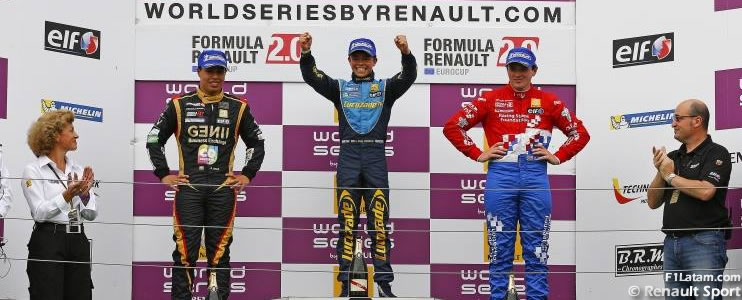 Podium para el colombiano Óscar Tunjo y ascenso a la cuarta posición en la Fórmula Renault 2.0
 