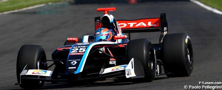 AUDIO: Entrevista con Óscar Tunjo tras debut en la Fórmula Renault 3.5 en Spa-Francorchamps
