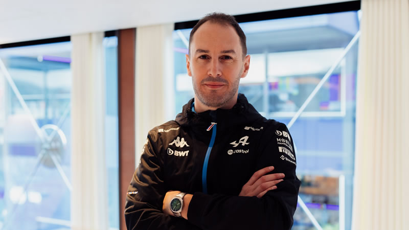 El joven Oliver Oakes asume la dirección de Alpine F1 Team tras el receso de verano 