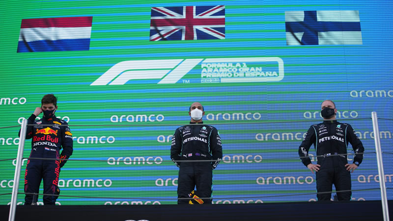 Hamilton se impone con estrategia y manejo a Verstappen - Reporte Carrera - GP de España 
