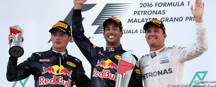 Victoria de Ricciardo, doblete de Red Bull y retiro de Hamilton - Reporte Carrera - GP de Malasia