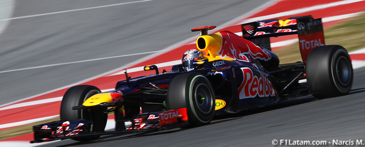 Sebastian Vettel marca el camino en el Circuit de Catalunya - Test en Barcelona - Día 1