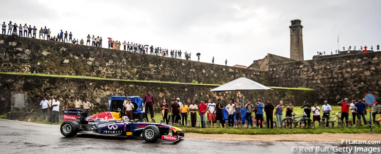 VIDEO - FOTOS: Roadshow de Daniel Ricciardo con Red Bull en las calles de Colombo 