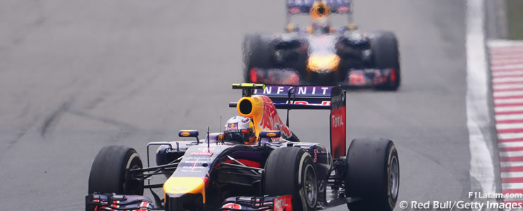 Ricciardo de nuevo por delante de Vettel - Reporte Carrera - GP de China - Red Bull
