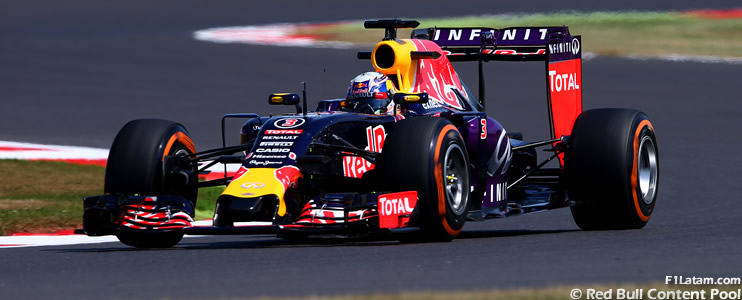 Ricciardo y Kvyat contentos con actualizaciones del RB11 - Reporte Viernes - GP de Gran Bretaña - Red Bull
