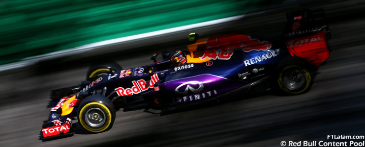 Ricciardo y Kvyat escoltan a los Mercedes - Reporte Viernes - GP de Bélgica - Red Bull
 