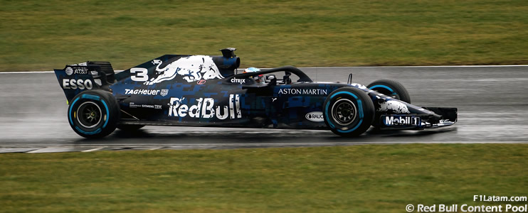 Red Bull Racing presentó oficialmente el nuevo RB14 y Ricciardo lo estrenó en pista