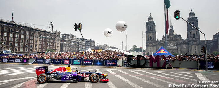FOTOS: Éxito total del Show Run de Red Bull en la Ciudad de México con Ricciardo y Sainz
 