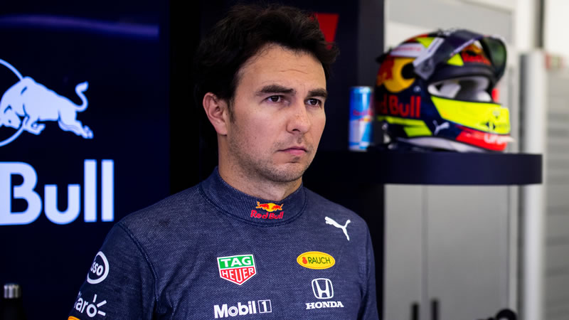 Sergio Pérez brilla en su debut con Red Bull Racing: de último a quinto