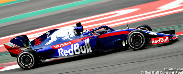 El nuevo Toro Rosso STR14 de Kvyat fue el más veloz - Tests en Barcelona - Día 3