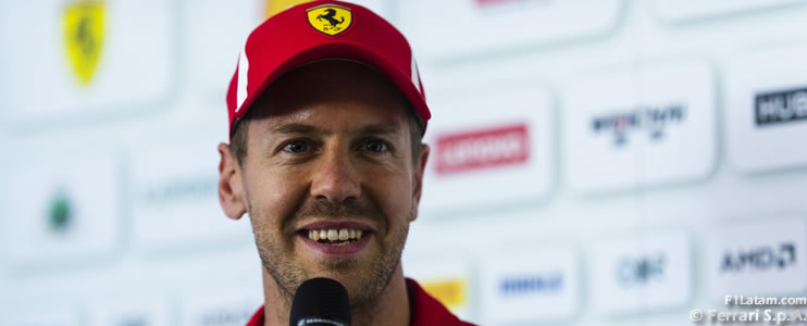 Vettel exalta el trabajo de Ferrari para estar liderando los dos campeonatos 
