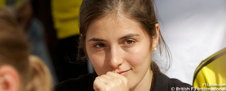 La piloto colombiana Tatiana Calderón competirá con Signature en la FIA Fórmula 3 Europea 