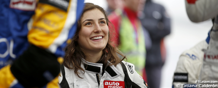 La piloto colombiana Tatiana Calderón logra en Rusia de nuevo el top 10 en la Fórmula 3 

