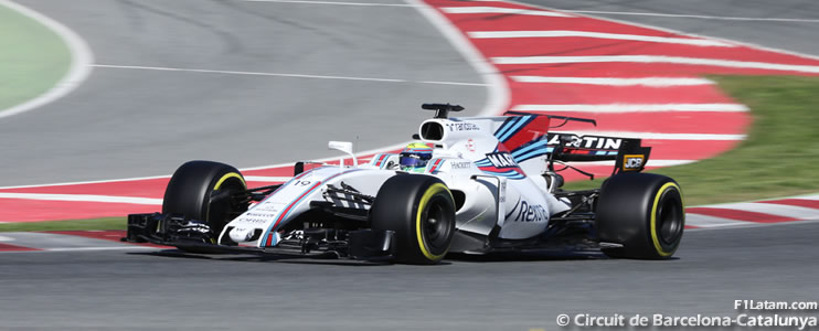 Felipe Massa vuela con el Williams FW40 - Tests en Barcelona - Día 5 